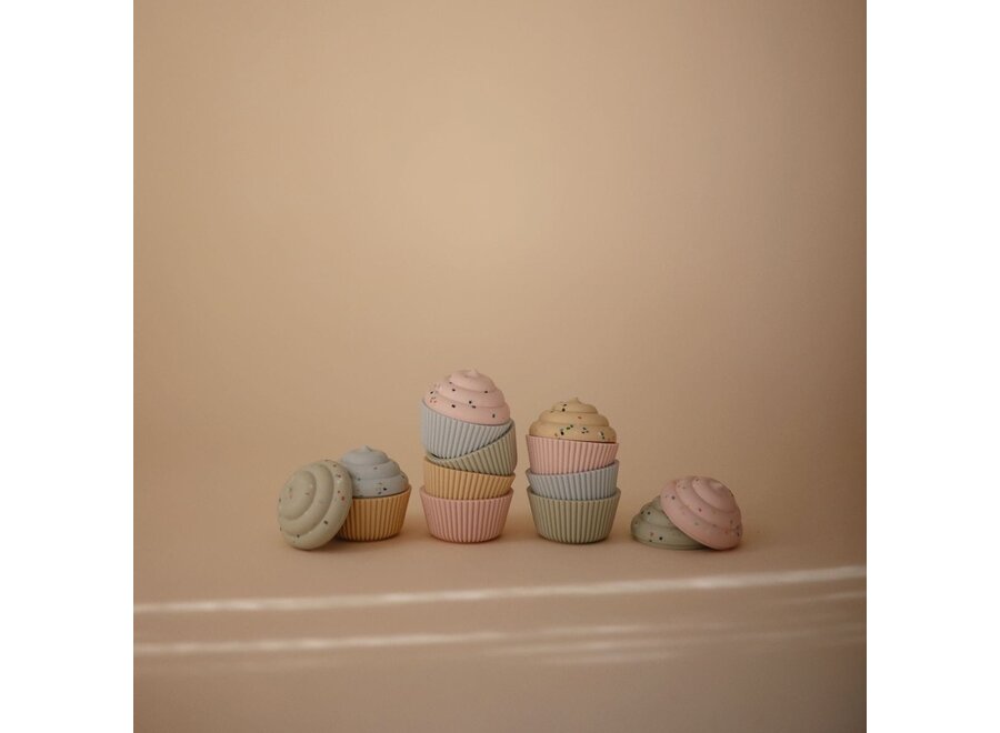 Press Toy Cupcake Mix and Match