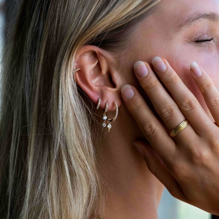 Pave hugging hoops - Goldplated