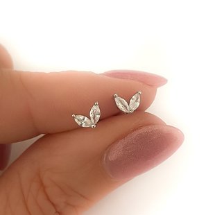 Zirconia Leaf oorknopjes - 925 zilver