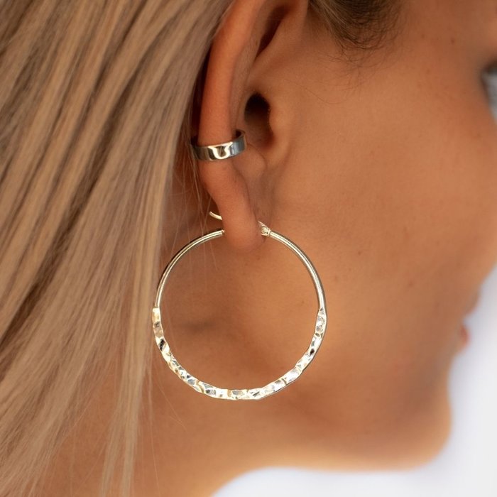 Big hammered earhoops - 925 zilver