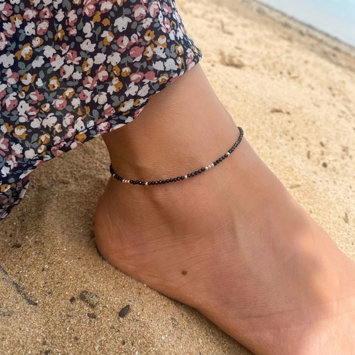 Enkelbandje black spinel - 925 zilver