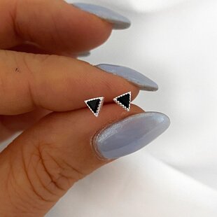 Black triangle oorknopjes - 925 zilver