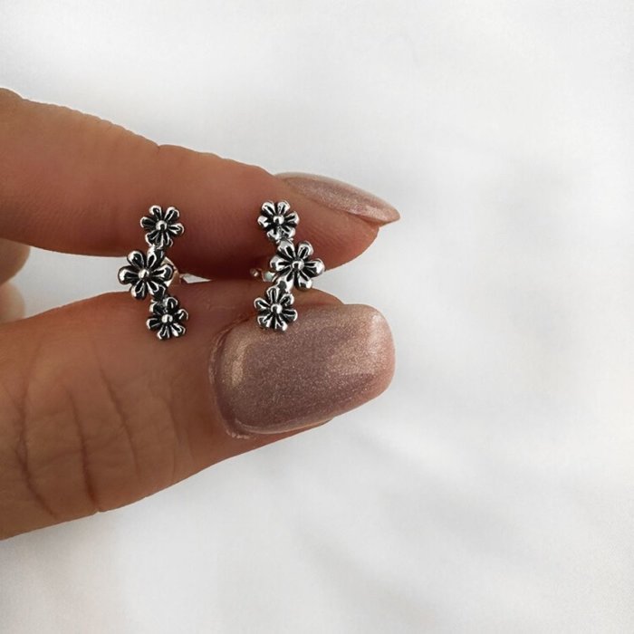 Sweet flower studs - 925 zilver