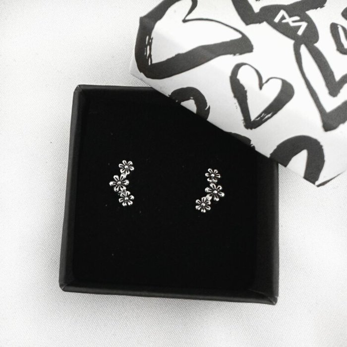 Sweet flower studs - 925 zilver