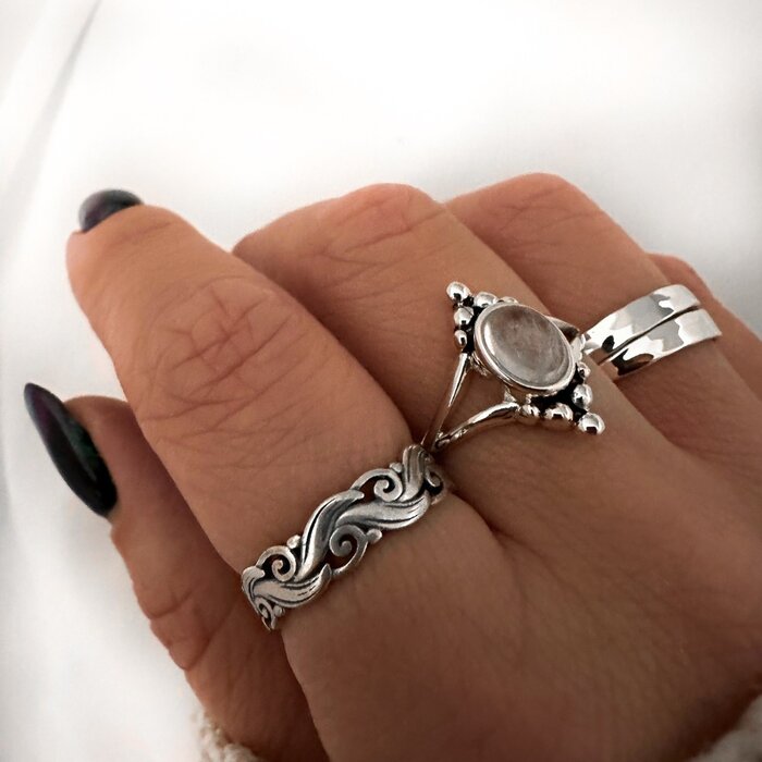 Hammered ring Yara - 925 zilver