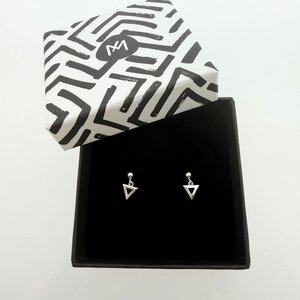 Oorknopjes hanging triangle - 925 zilver