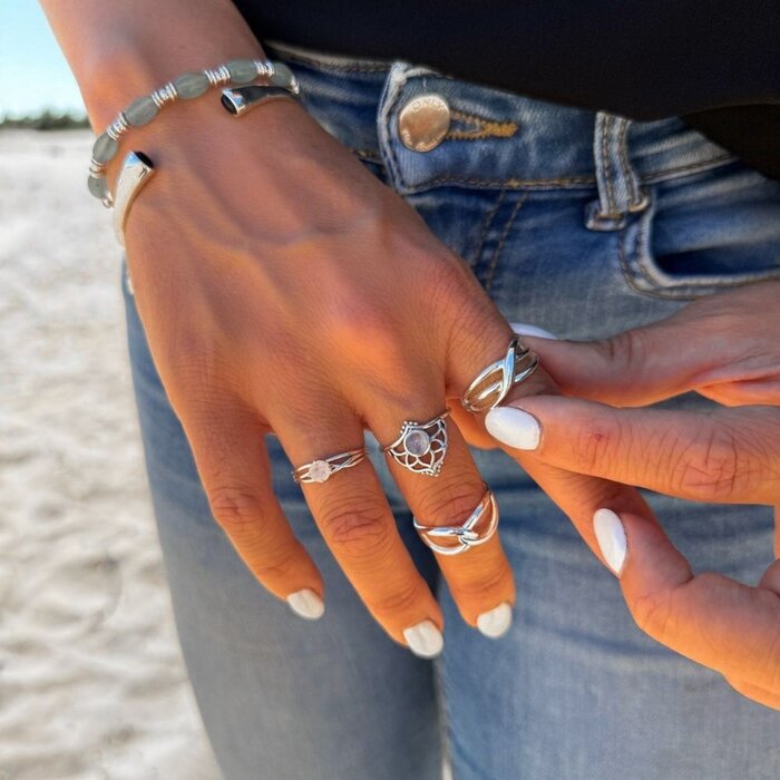Moonstone ring Nila - 925 zilver