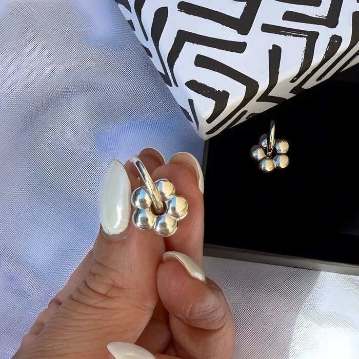 Bold Bloom huggies - 925 zilver