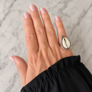 Cowrie shell ring - maat 16