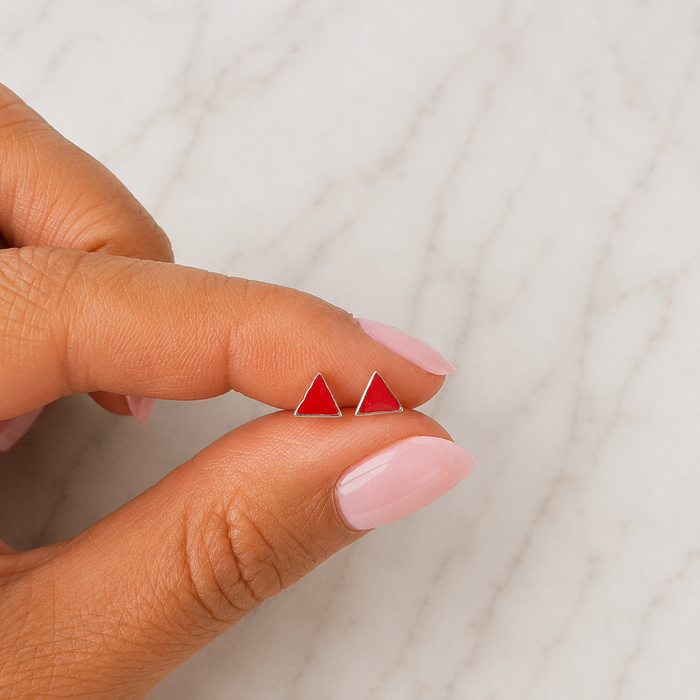 Red triangle studs - 925 zilver