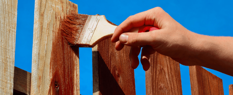 Hoe kun je het beste een schutting schilderen? Hoe kun je het beste een schutting schilderen?