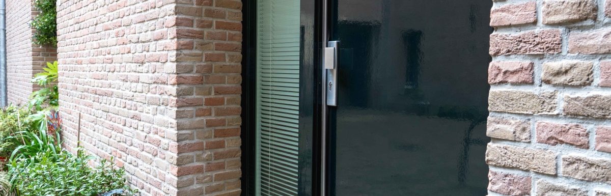 Kozijnen en deuren buiten schilderen