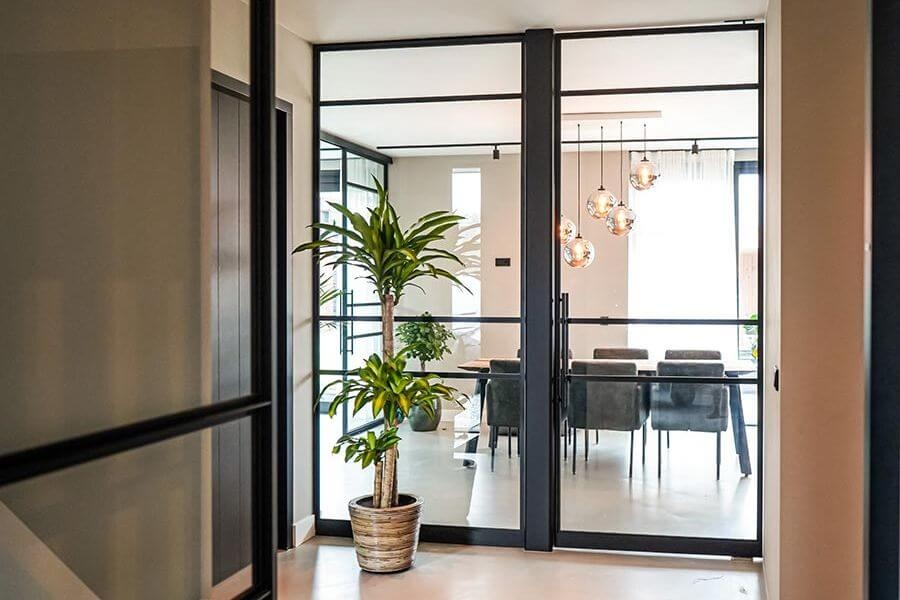 Aluminium schilderen: zo blijft je verf écht goed zitten 