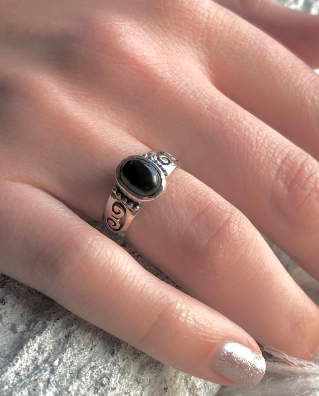 Zilveren ring met Black Onyx steen - Leelavadee Jewelry