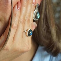 Zilveren ring Labradoriet Lily Zilveren ring Labradoriet Lily