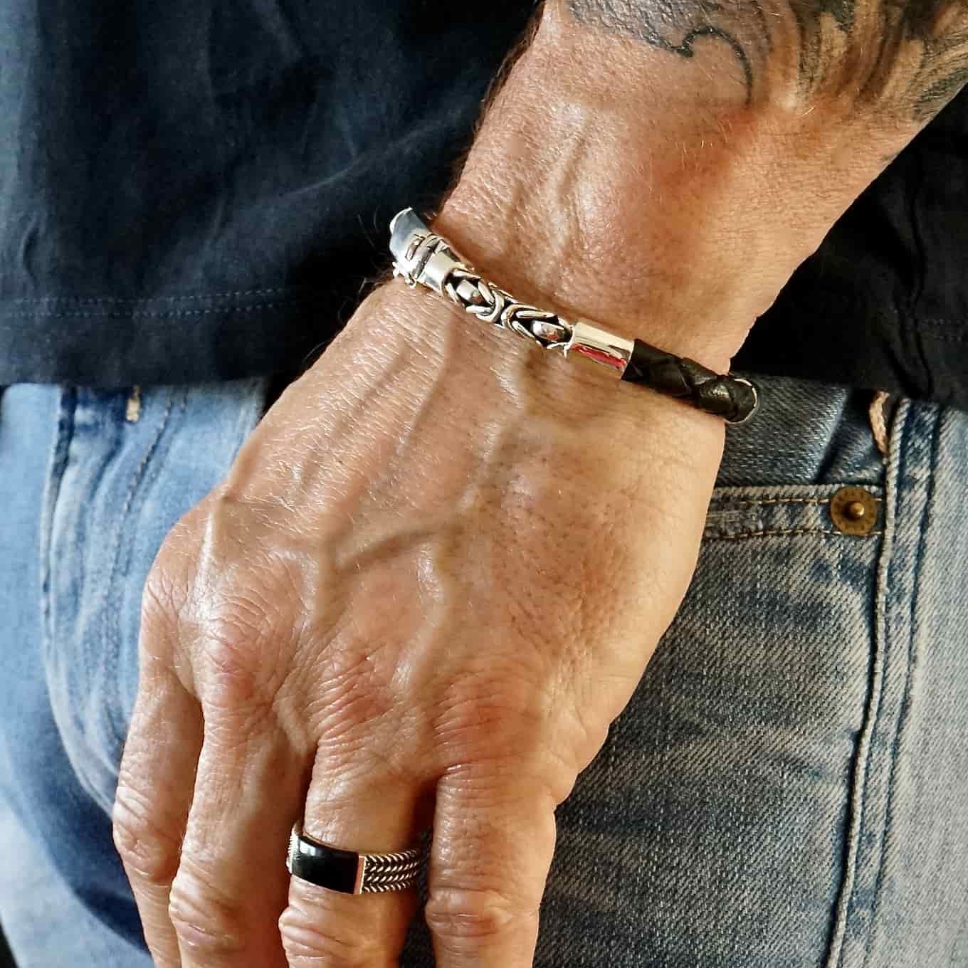 Twee graden gewelddadig Blaze Bali style schakel armband zilver & leer - Leelavadee Jewelry