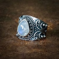 Zilveren ring met Maansteen Azra Zilveren ring met Maansteen Azra