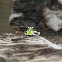 Zilveren edelsteen ring Peridot Zilveren edelsteen ring Peridot