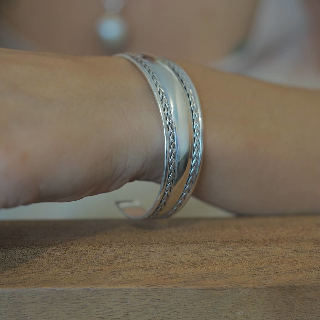 doorgaan Seraph silhouet Brede dames armband Reslin - Leelavadee Jewelry