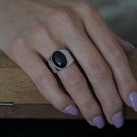 Zilveren black onyx ring Yndah Zilveren black onyx ring Yndah