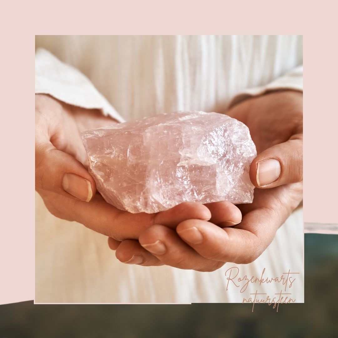 Close-up van ruwe rozenkwarts edelsteen uit Madagaskar