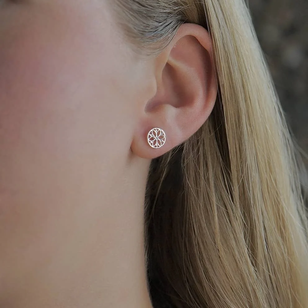 Handgemaakte zilveren mandala flower oorknopjes van 925 sterling zilver