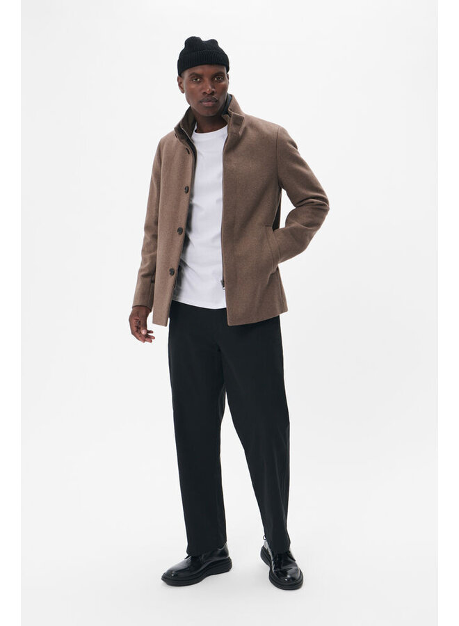 Matinique Harvey Short Walnut