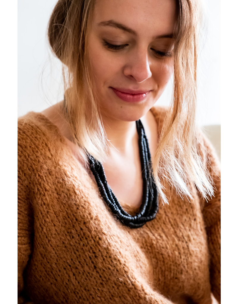 Soetkin Middellange ketting - Mohadese black