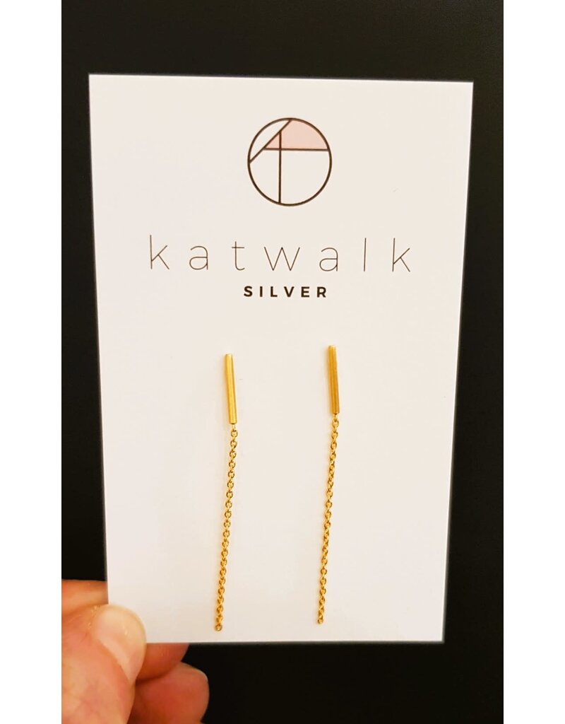 Katwalk Zilver Verguld zilver oorstekers - Staafsteker met kettinkje