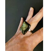Ring in keramiek - groenbruin L