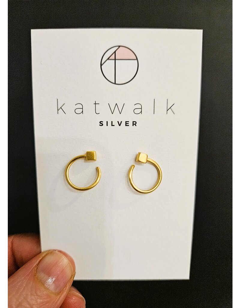 Katwalk Zilver Verguld zilver oorstekers - kubus met open ringetje