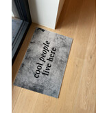 Mad about mats Mat 'Bettie' -Scraper 50 x 75cm  'Cool people live here'