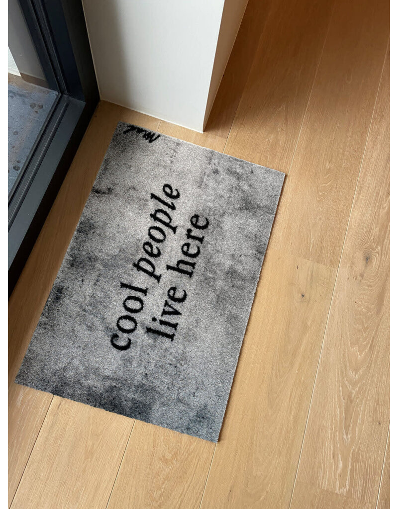 Mad about mats Mat 'Bettie' -Scraper 50 x 75cm  'Cool people live here'