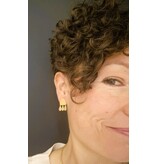 Katwalk Zilver Oorstekers in verguld brass - Halfrond met 3 druppeltjes