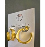 Katwalk Zilver Oorring-stekers in verguld brass - brede golven