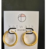 Katwalk Zilver Oorringen in verguld brass - bold gehamerd ø23mm