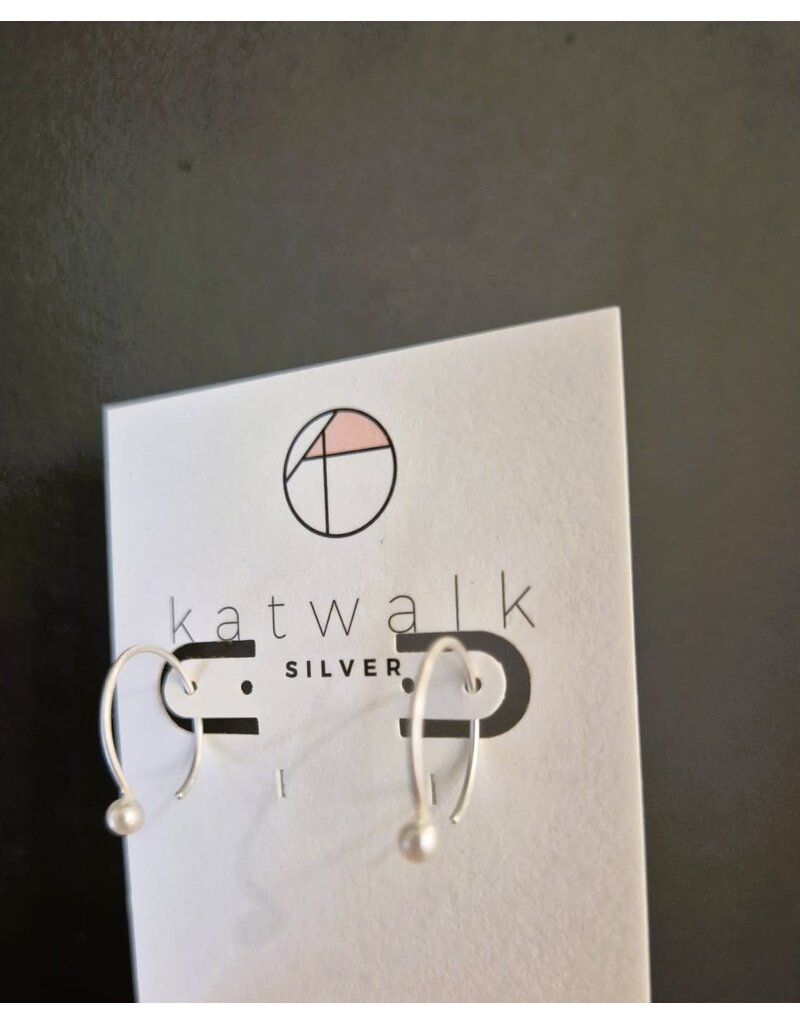 Katwalk Zilver Zilver doorhaal oorringen - klein met pareltje
