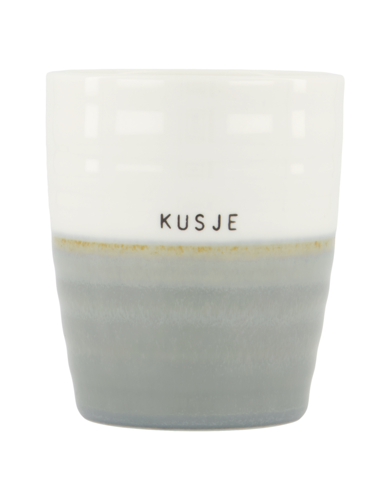 Zusss Koffiemok 'kusje' grijsblauw/wit