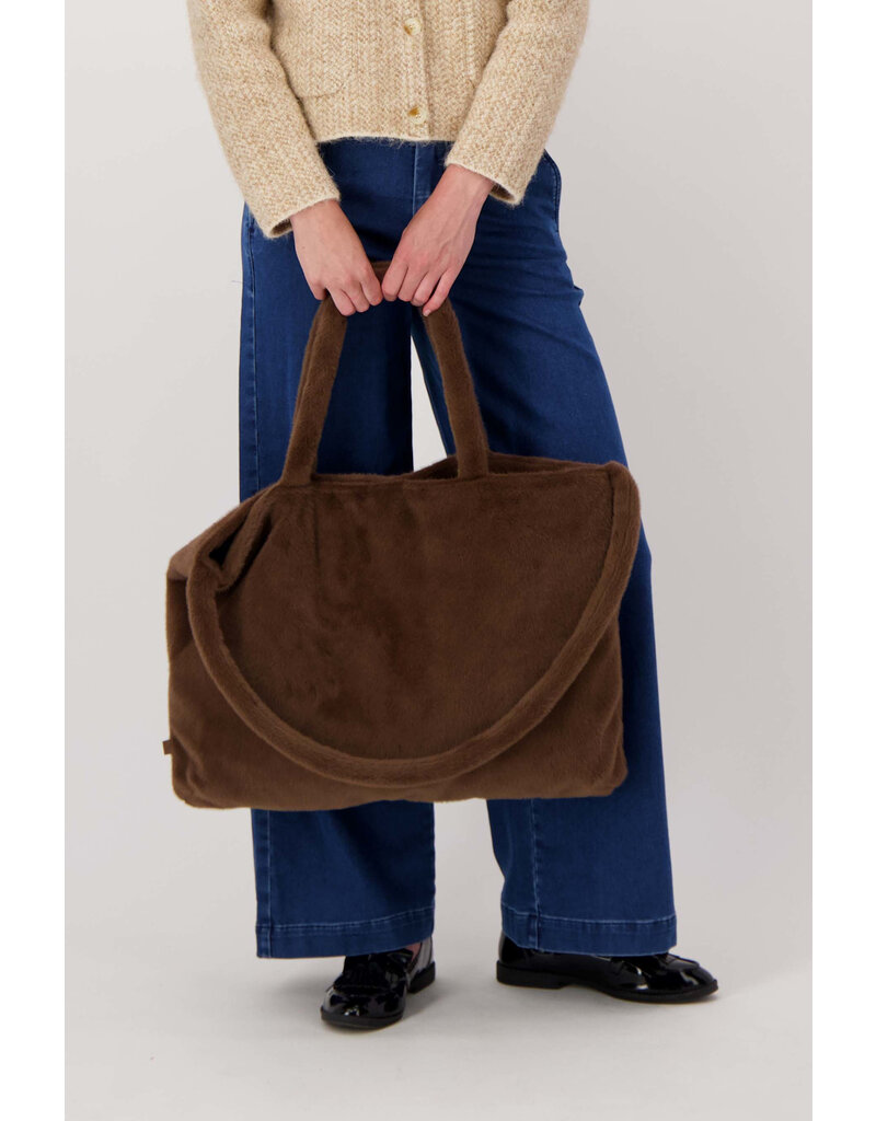 Zusss Shopper van faux fur - chocoladebruin