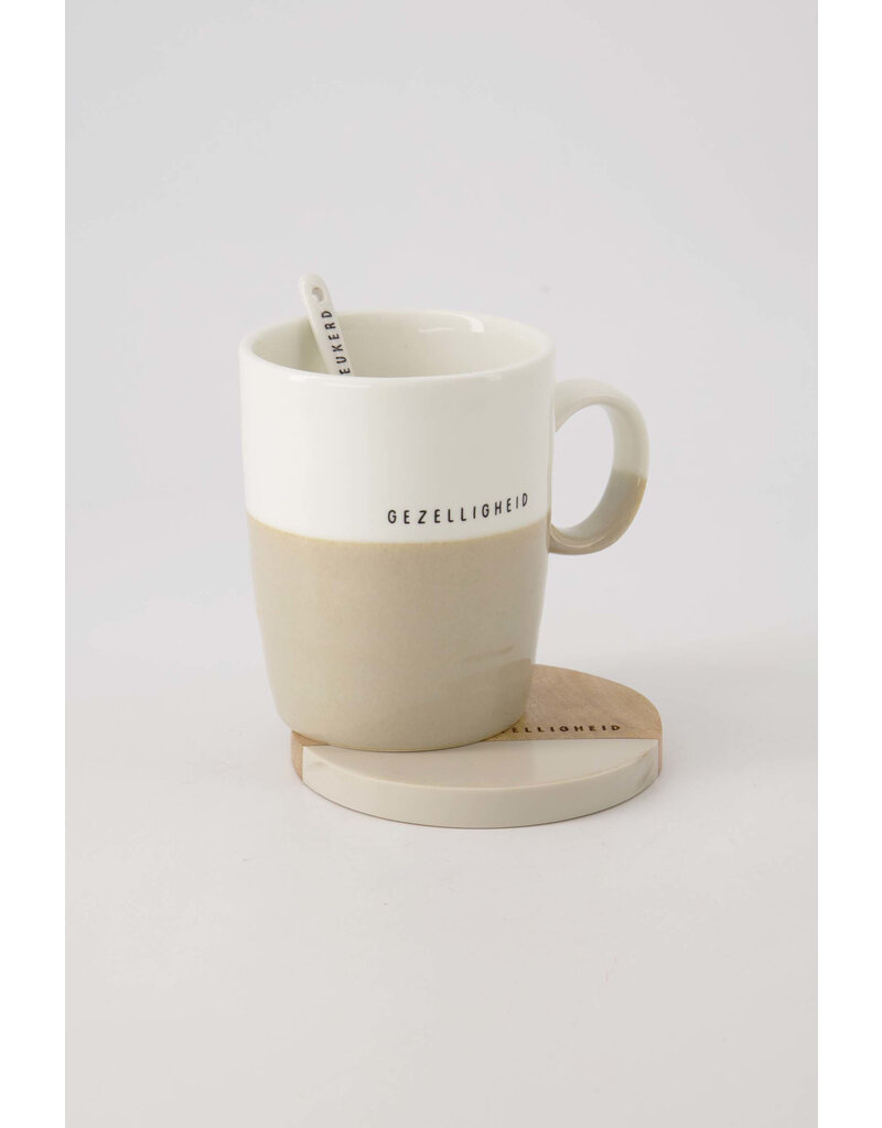 Zusss Set van 2 onderzetters in hout 'Gezelligheid'