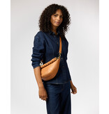 O MY BAG Leo Midi Wild Oak Soft Grain Leather met extra gevlochten riem