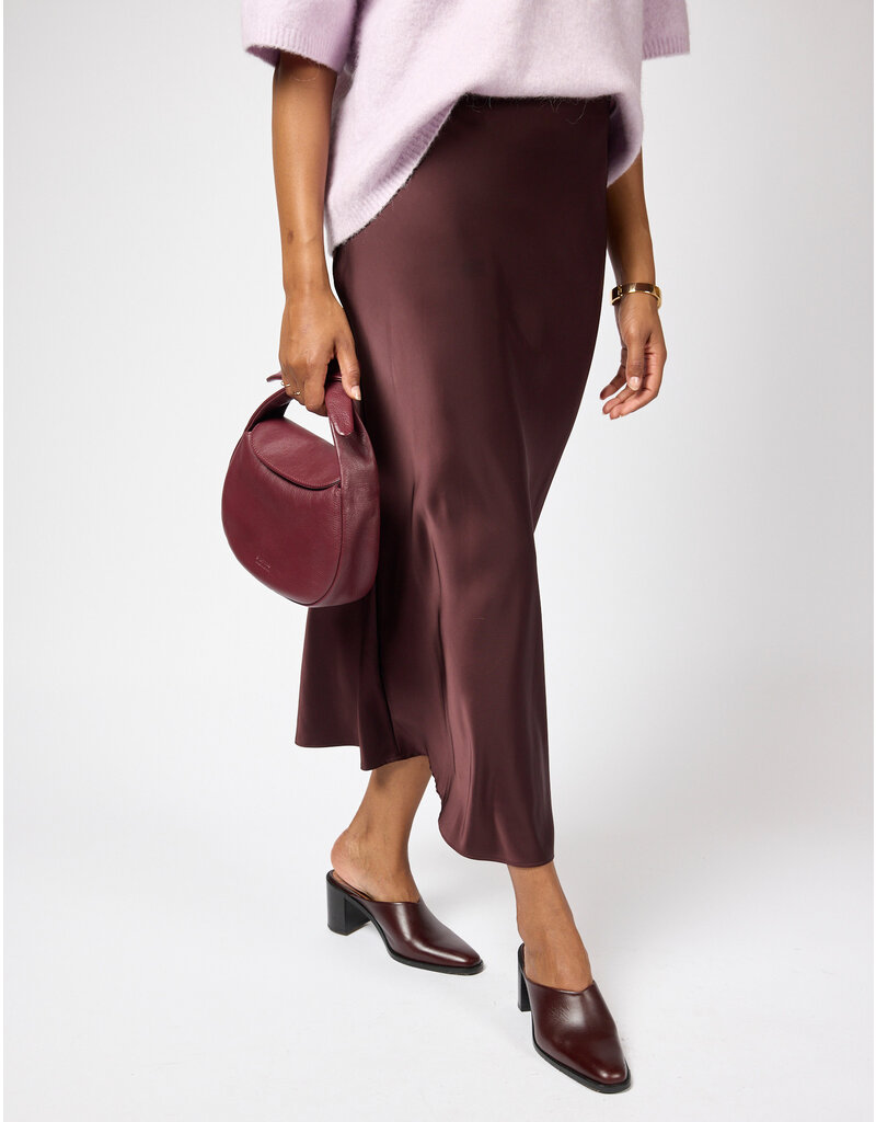 O MY BAG Coco Croissant - Dark Cherry soft grain leather