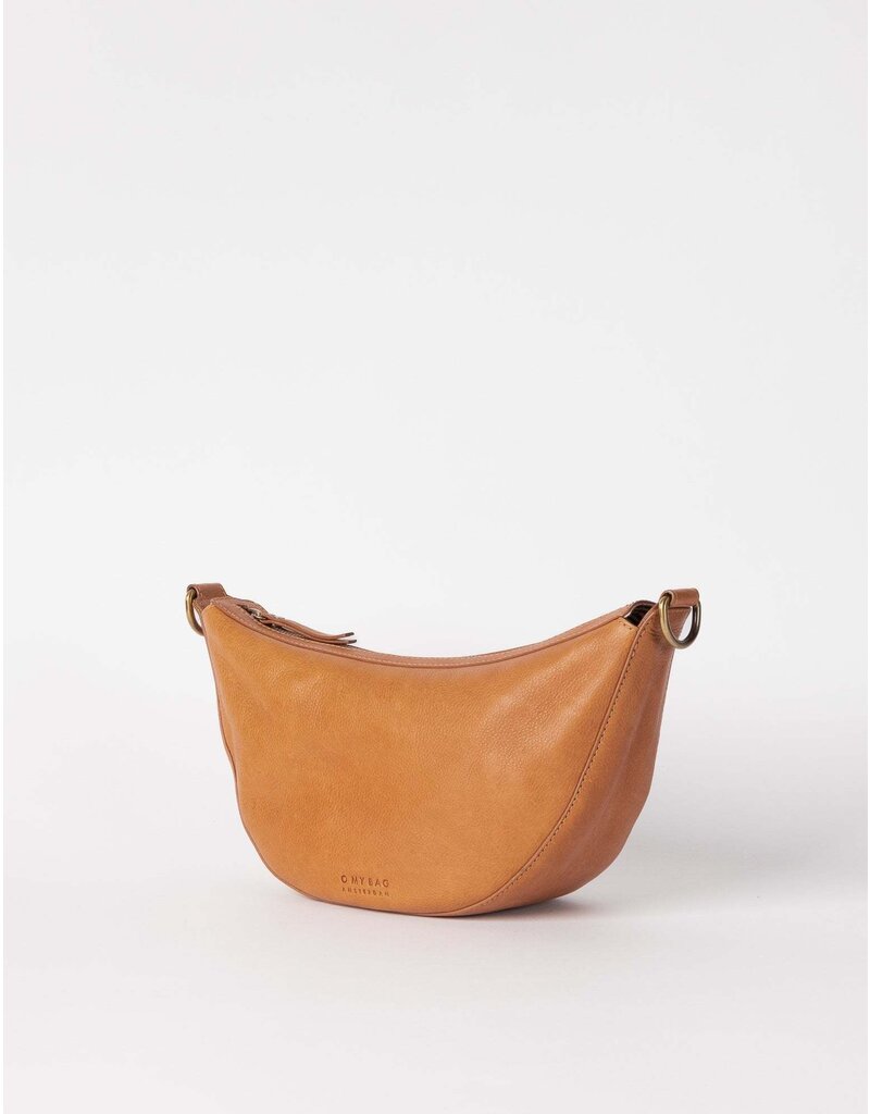 O MY BAG Leo Midi Wild Oak Soft Grain Leather met extra gevlochten riem