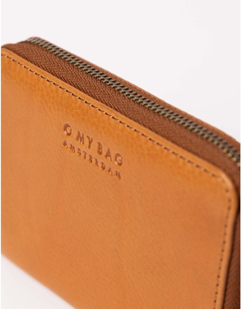 O MY BAG Robbie Wallet - Wild oak soft grain Leather