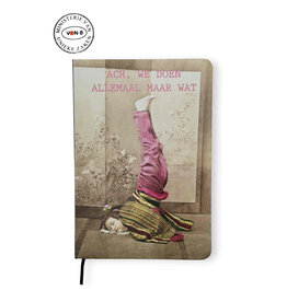 Ministerie van Unieke Zaken Notitieboekje (gelijnd) 'Ach, we doen allemaal maar wat'