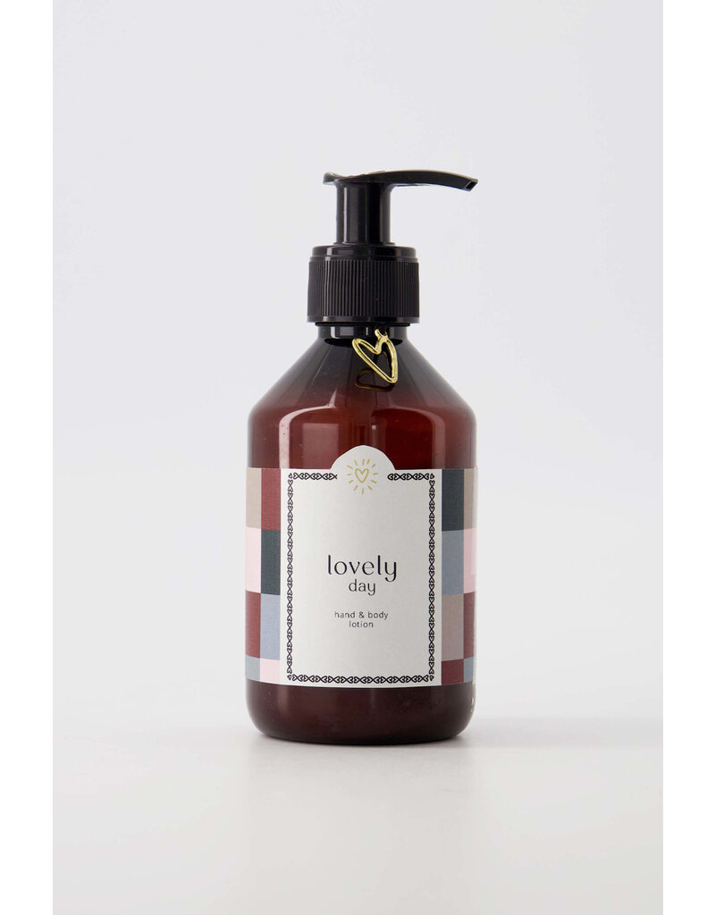 Zusss Bodylotion 'Lovely day' - zijdebloem
