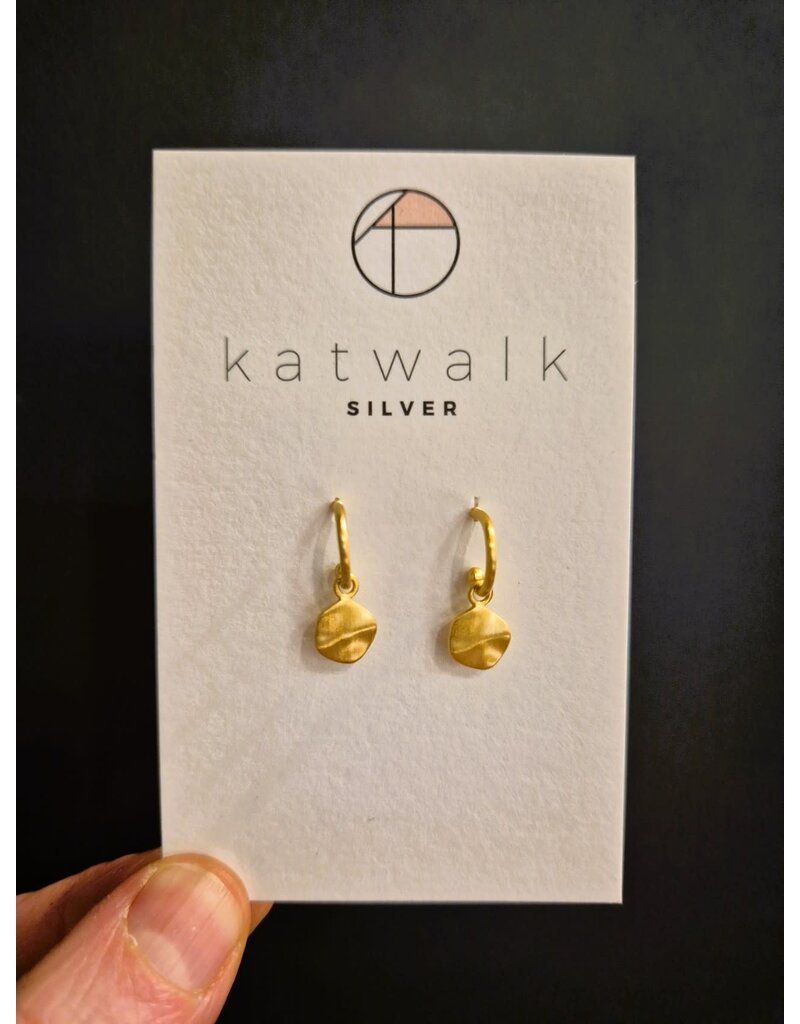 Katwalk Zilver Verguld zilver oorstekers - ringetje met bedeltje