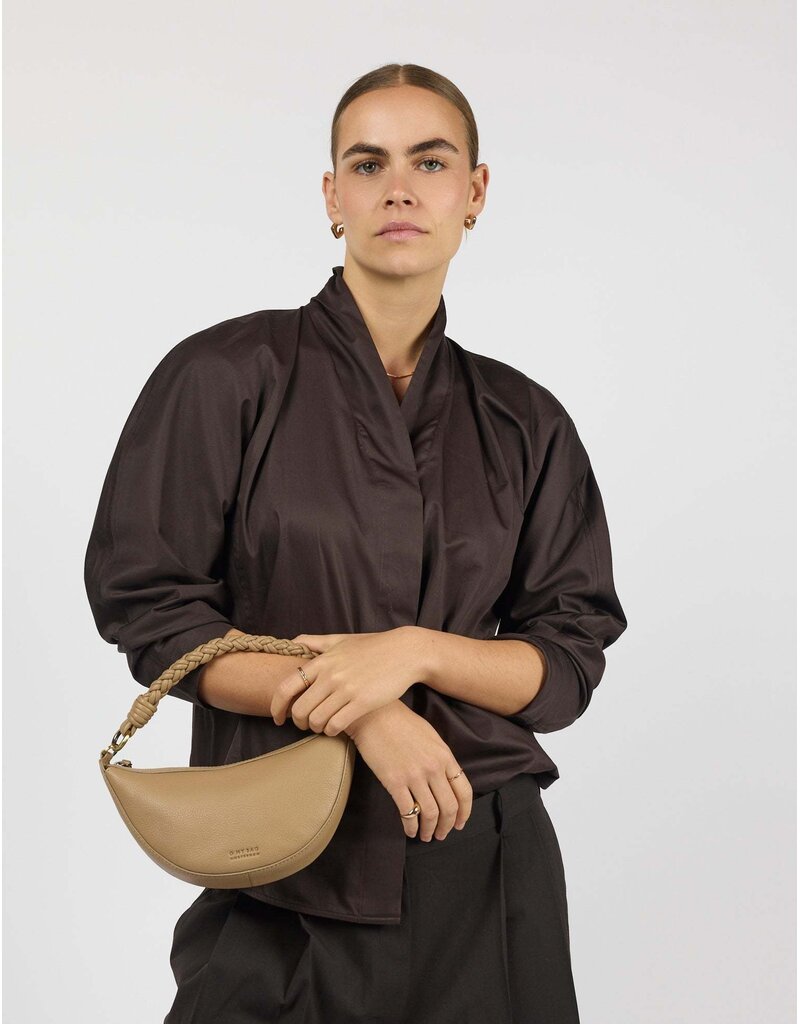 O MY BAG Leo Mini Twisted Handle - Dark Sand Soft