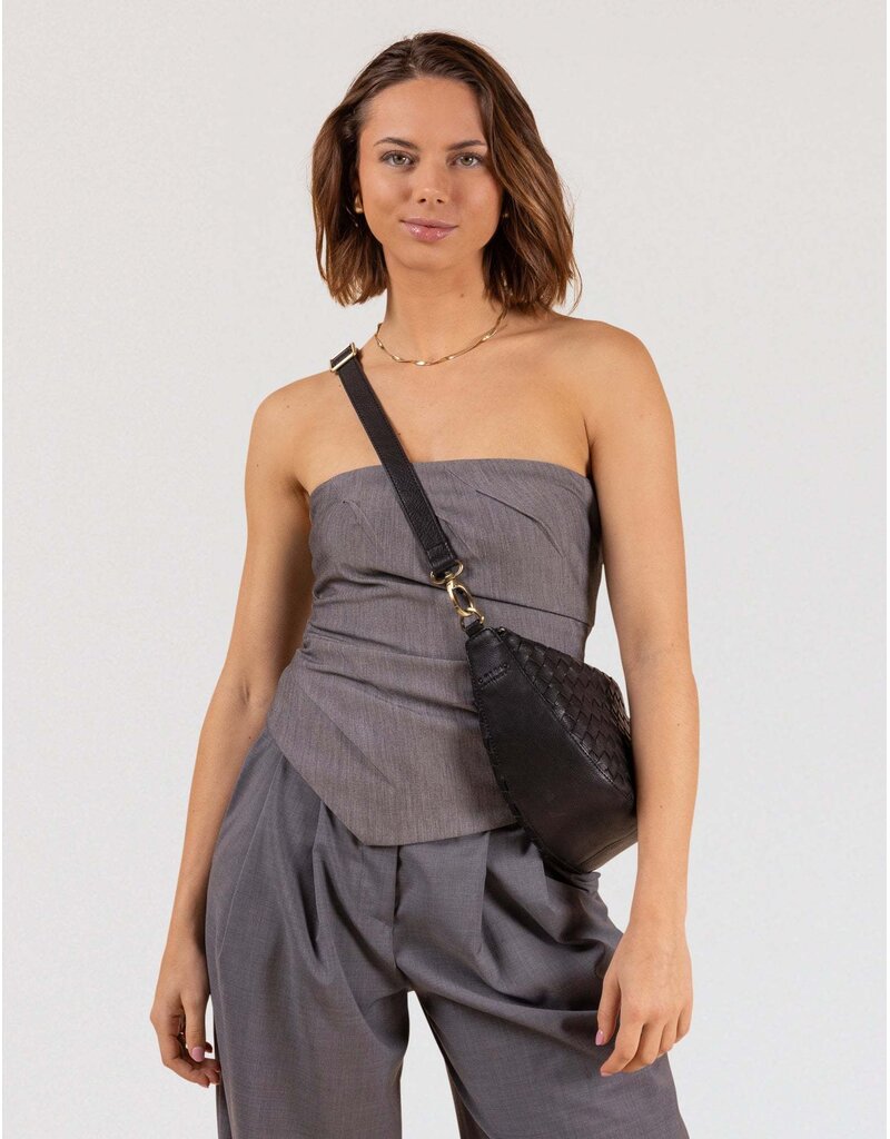 O MY BAG Leo Midi - Black Woven Soft Grain Leather