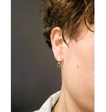 Katwalk Zilver Vergulde oorsteker met donkerrood steentje